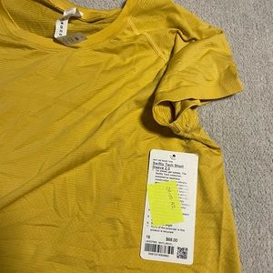 NWT Lululemon Swifty Short Sleeve Running Top Size 18